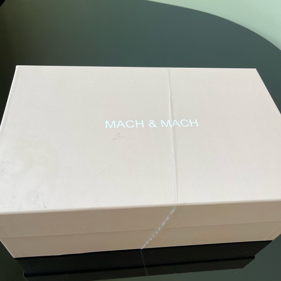 Mach & Mach Double Bow Pointed Toe Pump Gold New Authentic.  No dust bag - Picture 16 of 16